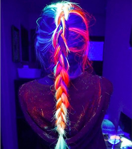 OMG, Yes, You Can Totally Make Your Hair Glow-In-The-Dark Now | Glow in the dark | Hair | Hairstyle | Fashion | Beauty